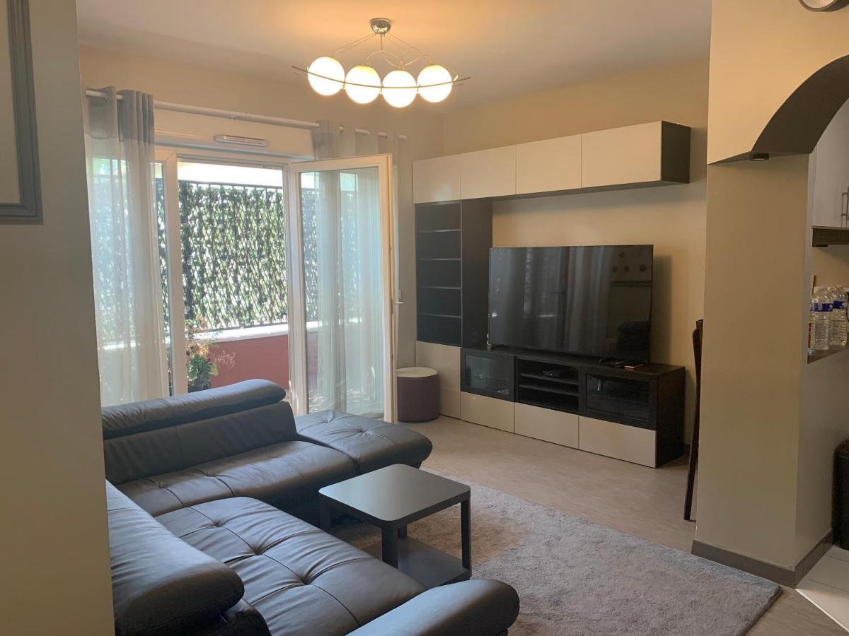 Luxurious Flat In Bondy, Apartment ภายนอก รูปภาพ